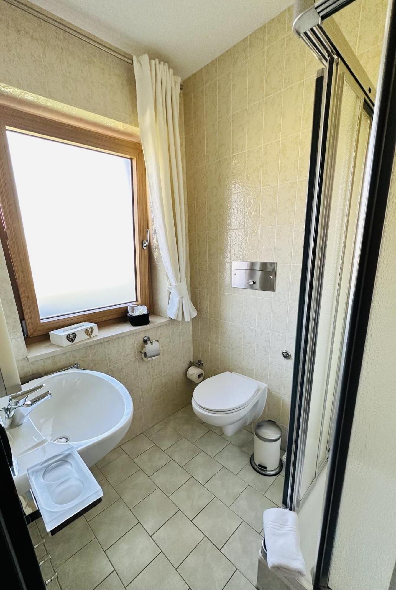 ريت ام وينكل Gaestehaus Wiesegg الغرفة الصورة